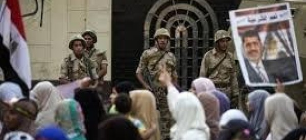 Egypte: au moins une centaine de pro-Morsi tués par l’armée et la police