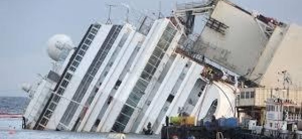 Italie: le redressement du paquebot Concordia est achevé