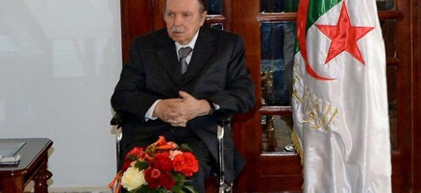 Algérie: Le président Bouteflika évacué en France