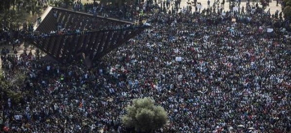 Israël: Des milliers de migrants africains manifestent devant des ambassades à Tel-Aviv