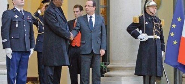 France: François Hollande face aux menaces jihadistes