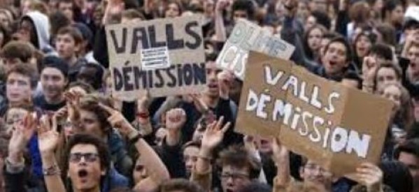 France: des milliers de manifestants d’extrême gauche à Paris contre le gouvernement