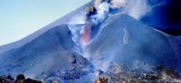 Cap-Vert: le volcan Pico de Fogo s’est réveillé