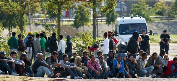 France: heurts entre migrants et policiers à Calais