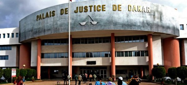 Sénégal / Tchad: Hissène Habré comparaît à la barre par la force