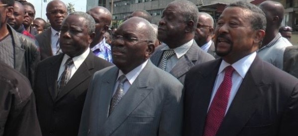 Gabon: des leaders de l’opposition toujours retenus au QG de Jean Ping