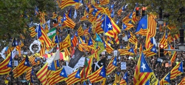Catalogne: les manifestants soutiennent les leaders politiques indépendantistes