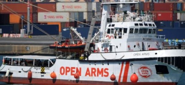 Catalogne: le bateau Open Arms débarque 60 migrants à Barcelone