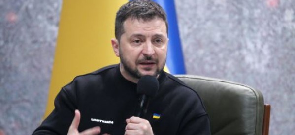 Ukraine : Zelensky reconnaît que la situation est « extrêmement difficile » au front