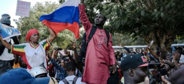 Sénégal : Manifestation à Dakar de l’opposition avec des drapeaux russes