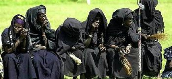 Casamance : Les prêtresses des bois sacrées se mobilisent : « Nous n’accepterons pas que l’armée sénégalaise vienne ici pour tuer nos enfants et permettre aux trafiquants de tuer nos forêts »