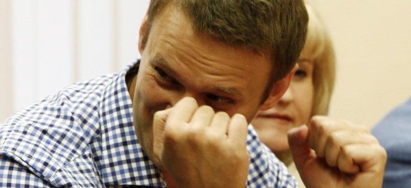 Russie: La justice russe remet l’opposant Navalny en liberté surveillée