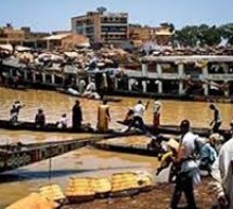 Mali: Un camion tombe dans le fleuve et fait au moins 20 morts