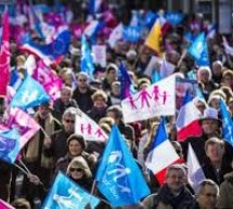 France: Grande manifestation contre la politique familiale du gouvernement