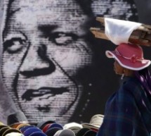 Afrique du Sud: Zelda la Grange, l’assistante personnelle de Mandela publiera ses mémoires