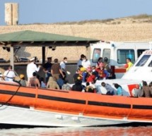 Italie: Plus de mille migrants sur trois bateaux secourus en 24 heures