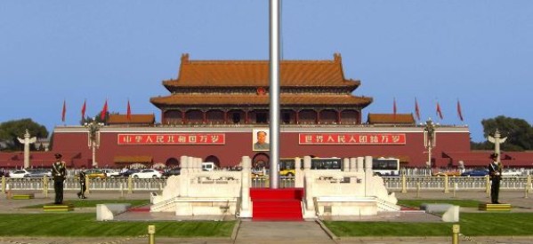 Chine: Huit personnes inculpées après l’attaque sur la place Tiananmen