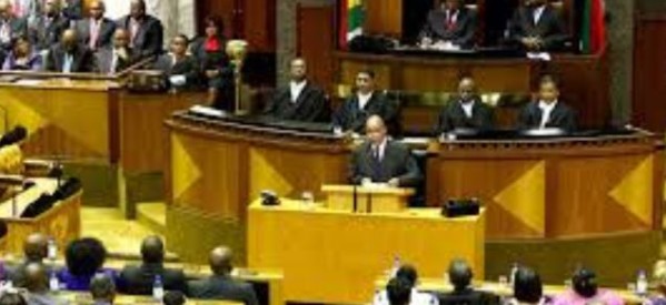 Afrique du Sud: Chaos au Parlement lors des questions au président Zuma