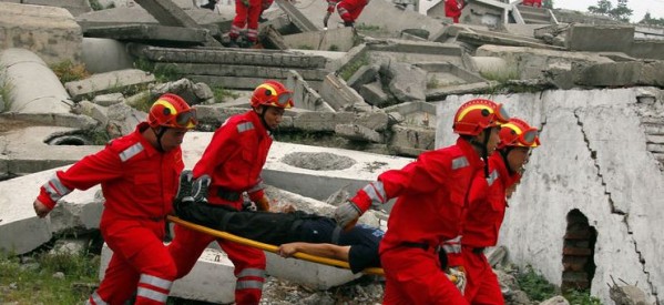 Chine: Un tremblement de terre fait au moins 367 morts et plusieurs milliers de blessés