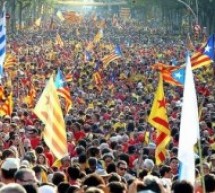 Catalogne: 750’000 manifestants dans les rues de Barcelone pour demander la libération des prisonniers politiques