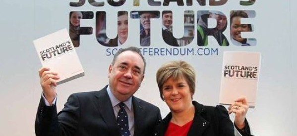 Ecosse: les leaders des indépendantistes Alex Salmond et Nicola Sturgeon concèdent la défaite