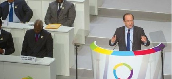 Frane / Afrique: Hollande aux dirigeants africains: « On ne change pas l’ordre constitutionnel par intérêt personnel »