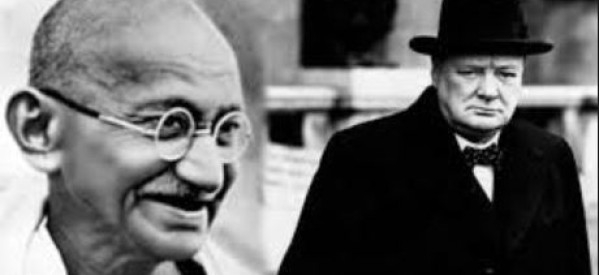 Grande Bretagne: Gandhi prend place à côté de Churchill à Londres
