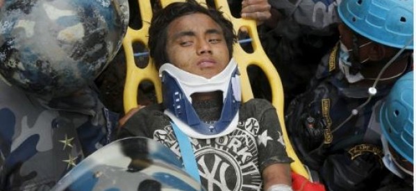 Népal: cinq jours après le séisme, un enfant de 15 ans sort vivant des décombres