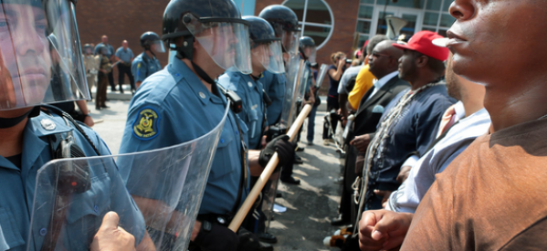 Etats-Unis: nouvelles violences et arrestations à Ferguson