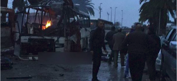 Tunisie: au moins une dizaine de morts dans l’explosion d’un bus de la garde présidentielle