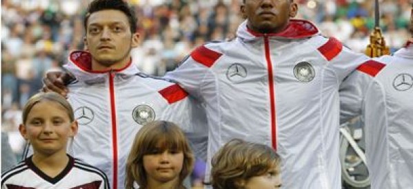 Allemagne: le gouvernement condamne les propos racistes contre les footballeurs d’origine étrangère
