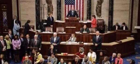 Etats-Unis: sit-in d’élus démocrates au Congrès américain pour le vote sur le contrôle des armes à feu