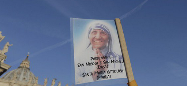 Italie: Mère Teresa est déclarée sainte par le pape François