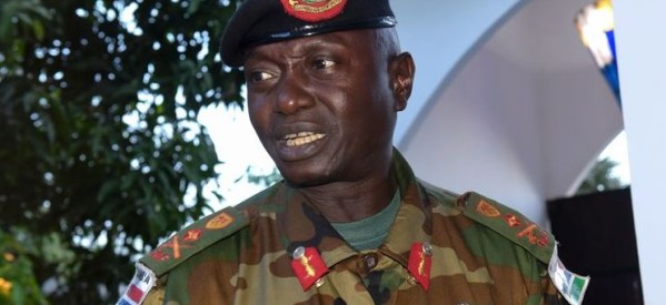 Gambie: l’armée soutient Yahya Jammeh