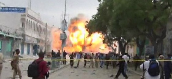 Somalie: un double attentat contre un hôtel fait au moins 28 morts