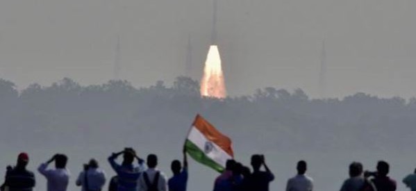 Inde: lancement réussi de 104 satellites d’un seul coup