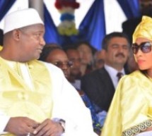 Gambie : Adama Barrow suspend les voyages aux ministres et hauts fonctionnaires pour désamorcer un soulèvement populaire