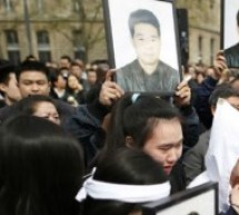 France: plusieurs milliers de personnes manifestent à Paris à la mémoire du Chinois Liu Shaoyao