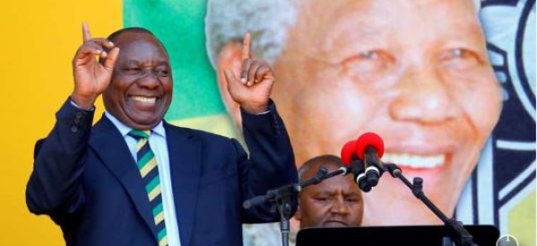 Afrique du Sud: Ramaphosa reconduit à la tête de l’ANC, le parti au pouvoir