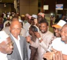 Guinée / Sénégal: Cellou Dalein Diallo reçu par ses militants à l’aéroport de Dakar