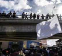 Mexique / Etats-Unis: des centaines de migrants manifestent à Tijuana