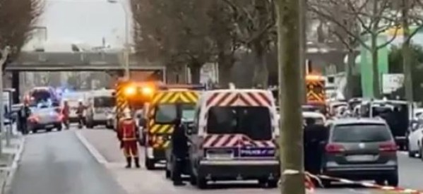 France : Un homme poignarde des passants dans un parc de Paris: des morts et des blessés !