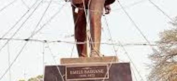 Casamance : Des associations et les jeunes de Bignona demandent la disparition de la statue d’Emile Badiane de la ville