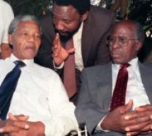Afrique du Sud : Décès d’Andrew Mlangeni, célèbre compagnon de route et de captivité de Nelson Mandela.