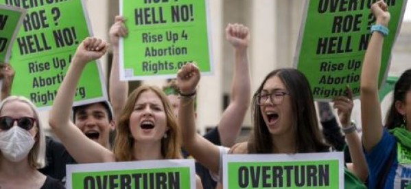 Etats-Unis : la Cour suprême révoque le droit à l’avortement