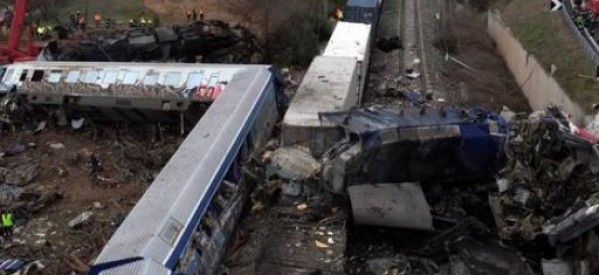 Grèce : Au moins 32 morts après une collision entre deux trains